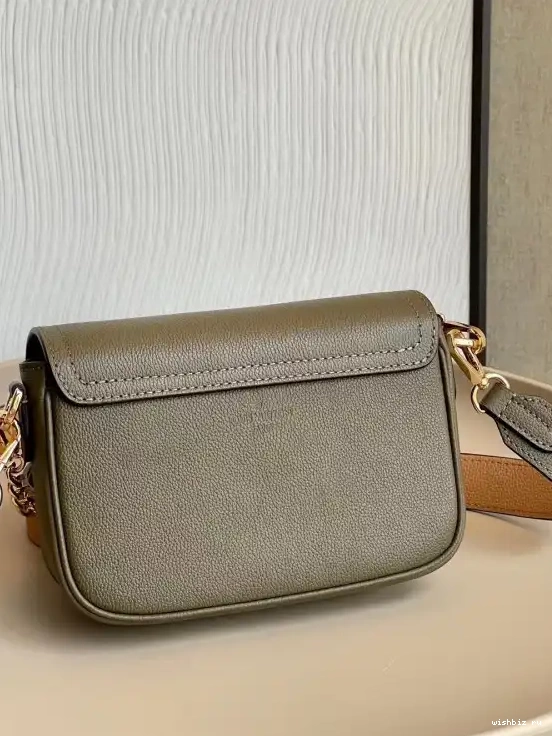 WIS TENDER LOUIS LOCKME VUITTON 0426
